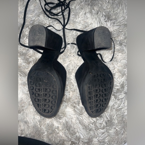 GB Gianni Bini Kat-Kall Ankle Wrap Block Heel Mules in Black Size 7.5 Suede - Picture 4 of 4